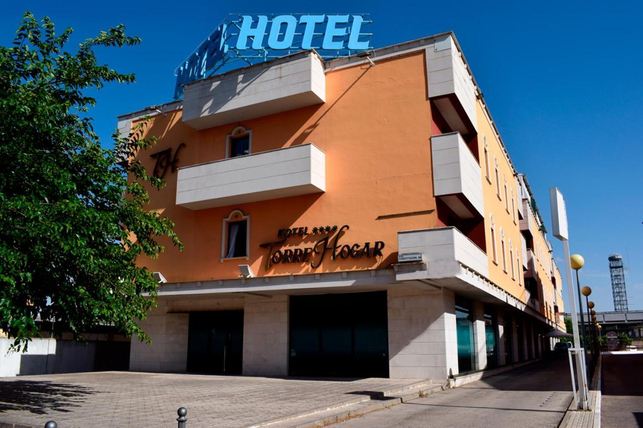 Aeropuerto Madrid Torre Hogar Premium Hotel Torrejon de Ardoz Exterior photo