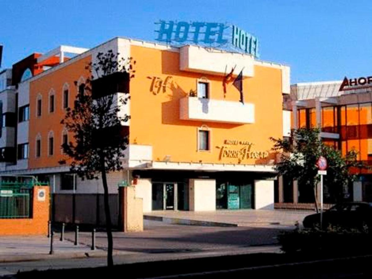 Aeropuerto Madrid Torre Hogar Premium Hotel Torrejon de Ardoz Exterior photo